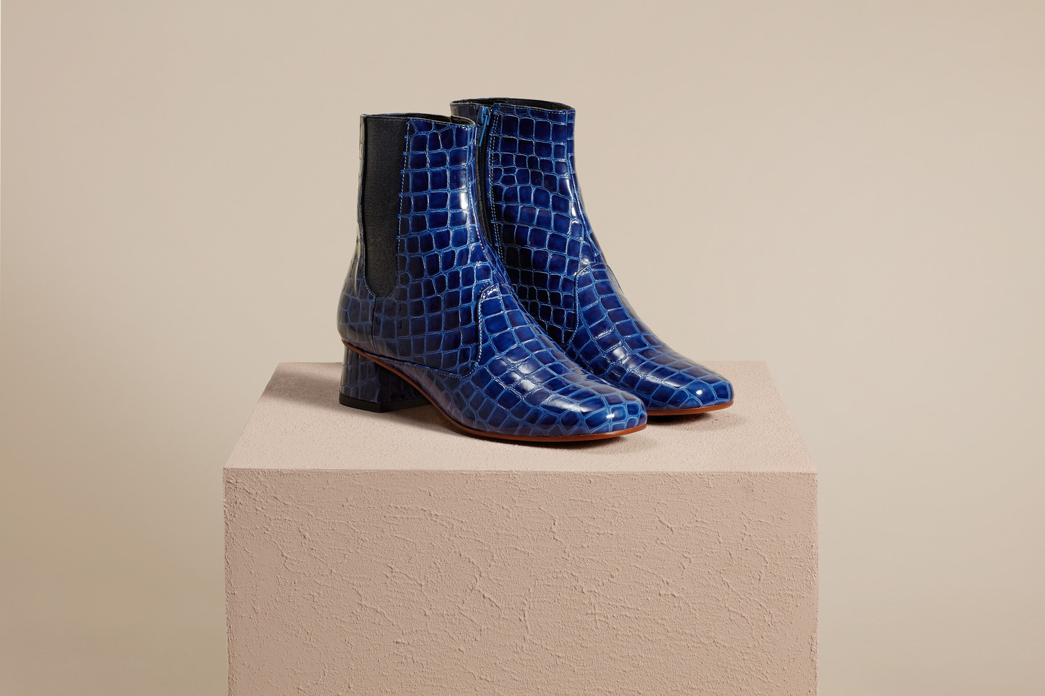 Blue hotsell croc boots