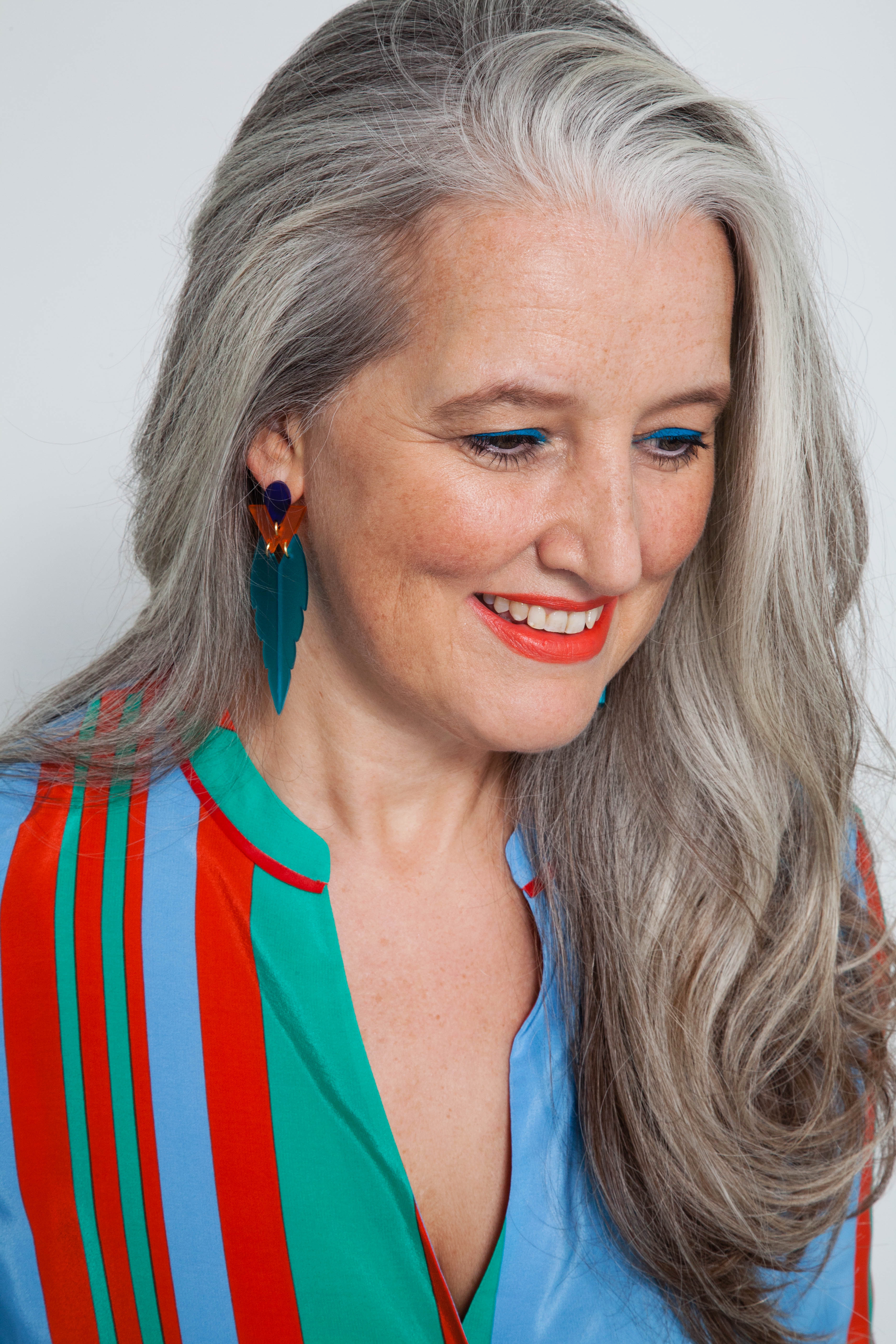 65 Creative Does gray hair age a woman for Trend in 2022