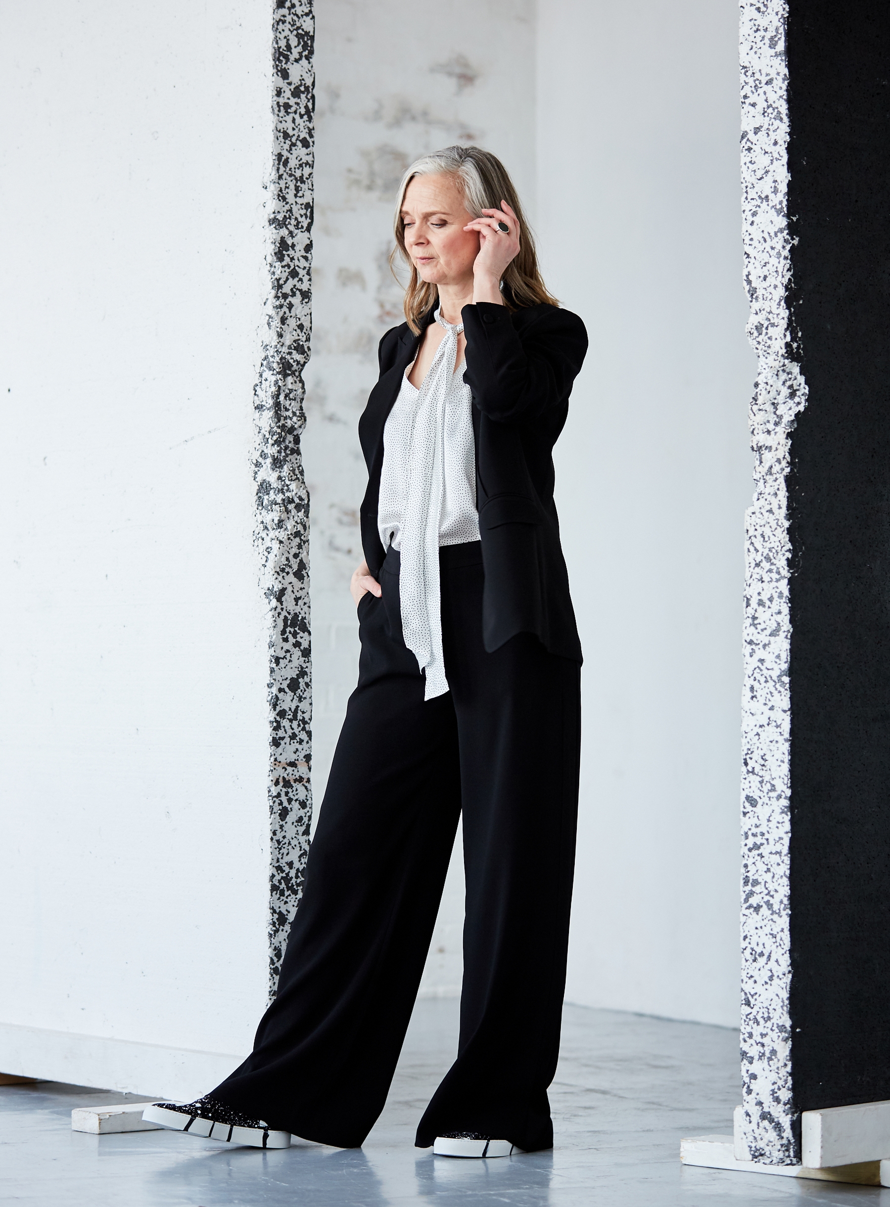 Black Pitme wool-blend crepe wide-leg suit trousers | Acne Studios |  MATCHES UK